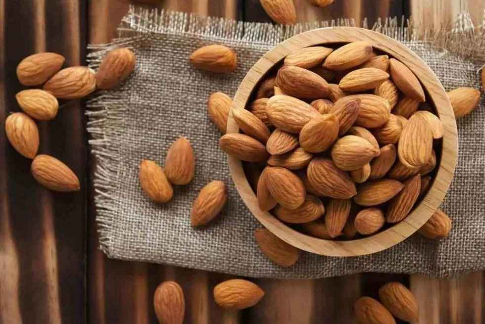 خواص بادام و آجیل برای کودکان